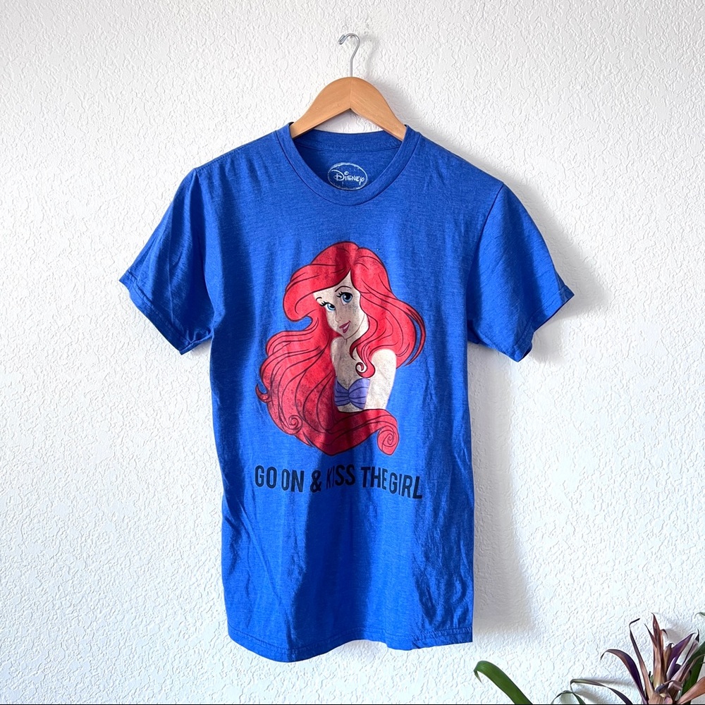 Disney The Little Mermaid Blue Graphic Short Sleeve Tee Size Small